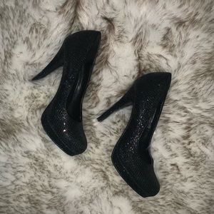 3/$20 Le Chateau Black Sequin Heels✨